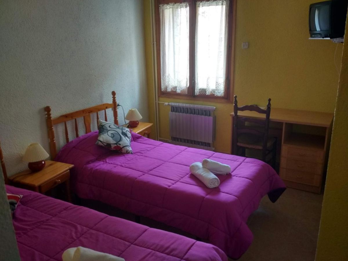 Hostal Pas De La Pera Aransá Exteriör bild
